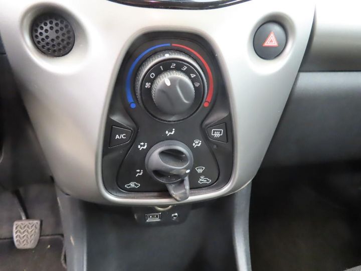 Photo 12 VIN: JTDKGNECX0N206353 - TOYOTA AYGO 