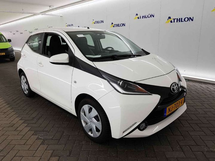 Photo 2 VIN: JTDKGNECX0N217739 - TOYOTA AYGO 