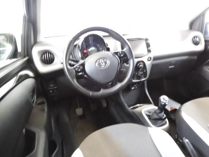 Photo 3 VIN: JTDKGNECX0N302306 - TOYOTA AYGO 