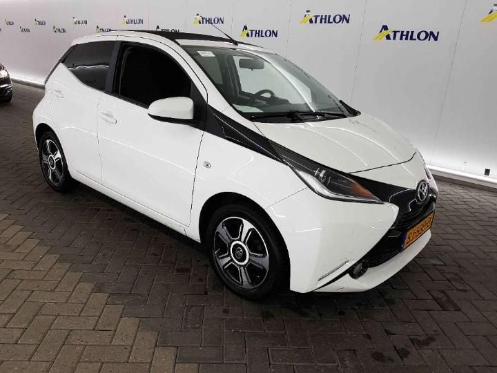 Photo 2 VIN: JTDKGNECX0N344314 - TOYOTA AYGO 