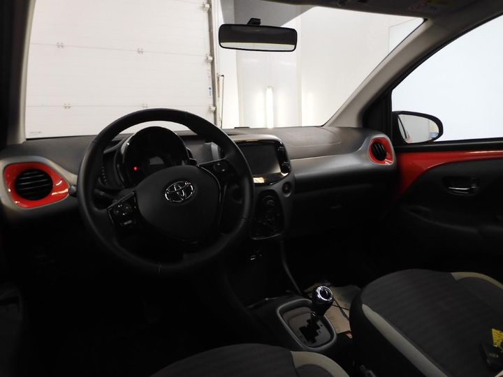 Photo 2 VIN: JTDKGNECX0N358844 - TOYOTA AYGO 