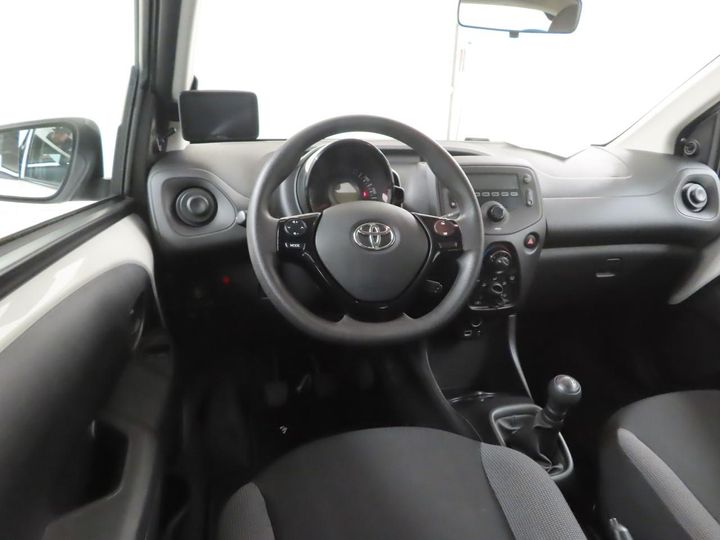 Photo 2 VIN: JTDKGNECX0N462508 - TOYOTA AYGO 