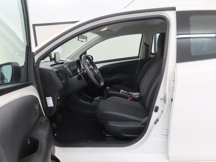 Photo 4 VIN: JTDKGNECX0N462508 - TOYOTA AYGO 