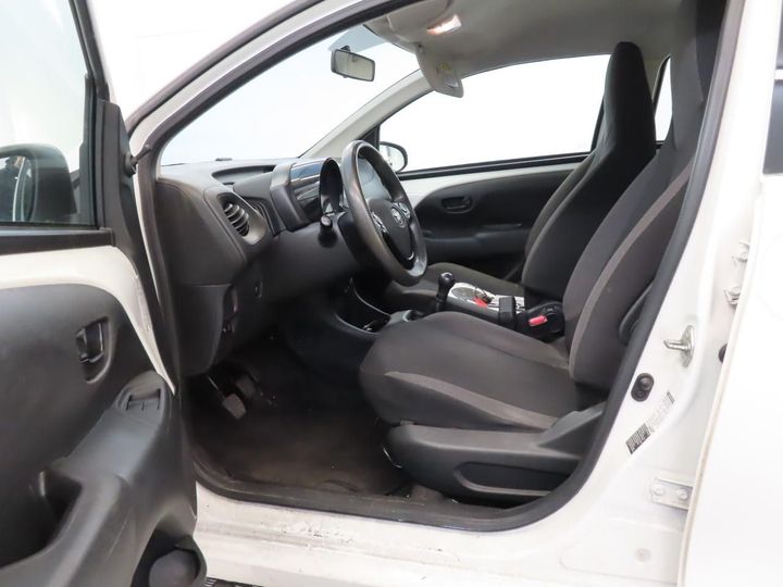 Photo 8 VIN: JTDKGNECX0N475498 - TOYOTA AYGO 