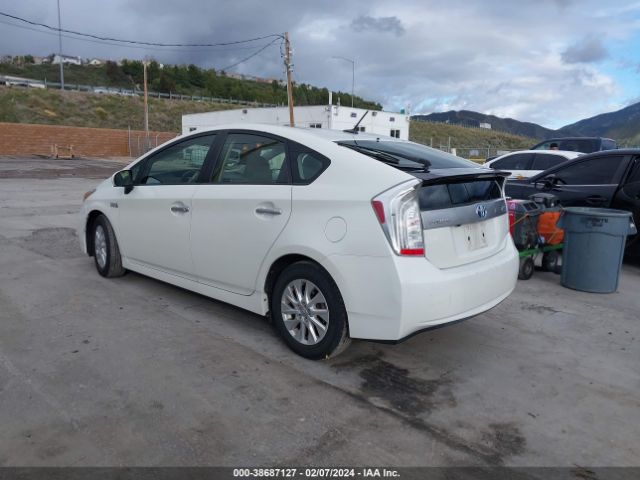 Photo 2 VIN: JTDKN3DP0F3069328 - TOYOTA PRIUS PLUG-IN 