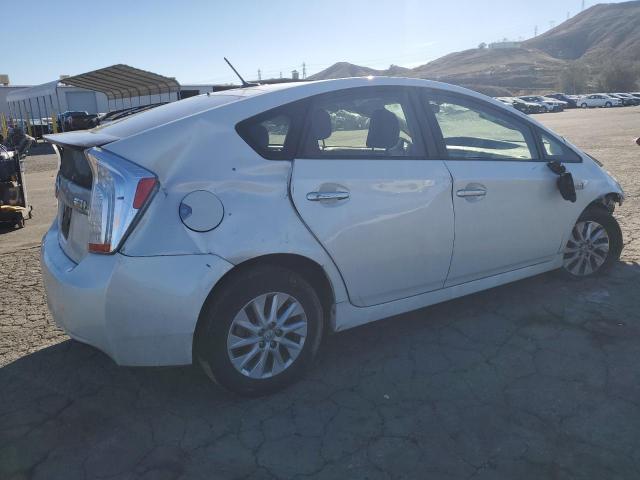 Photo 2 VIN: JTDKN3DP0F3075145 - TOYOTA PRIUS 