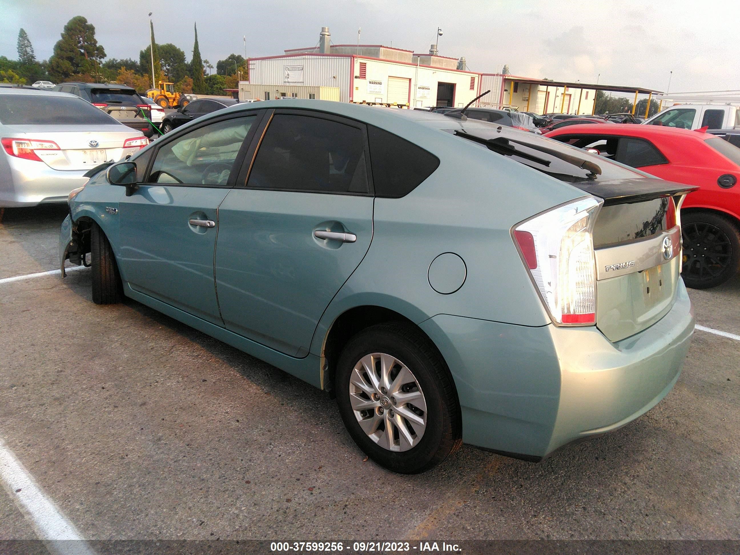 Photo 2 VIN: JTDKN3DP1E3051970 - TOYOTA PRIUS 