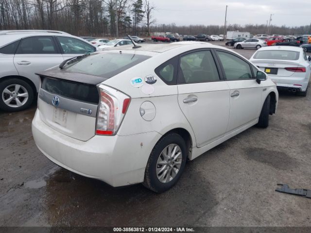 Photo 3 VIN: JTDKN3DP2D3041172 - TOYOTA PRIUS PLUG-IN 