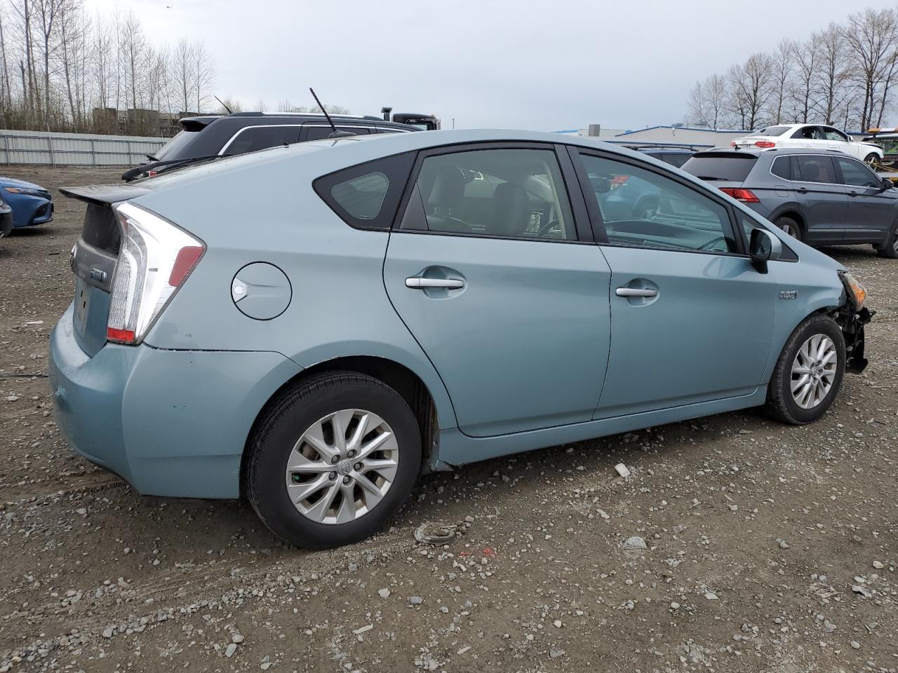 Photo 2 VIN: JTDKN3DP3C3009877 - TOYOTA PRIUS 