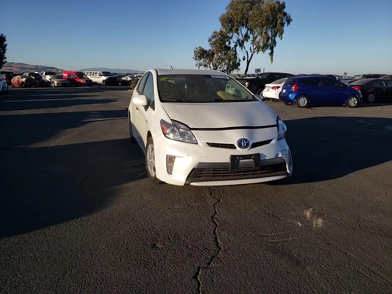 Photo 10 VIN: JTDKN3DP3E3054045 - TOYOTA PRIUS 