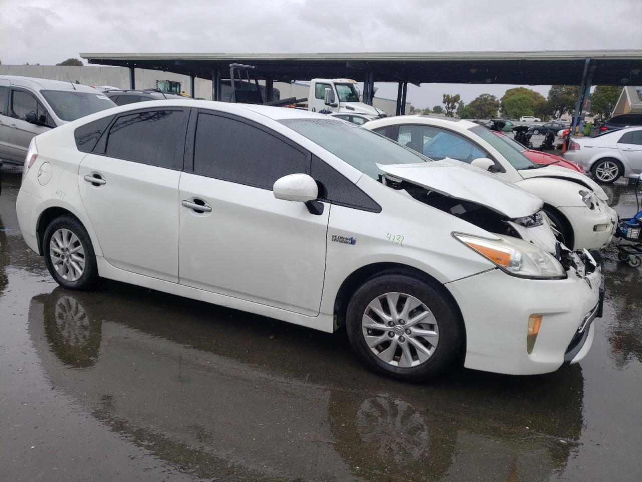 Photo 3 VIN: JTDKN3DP3E3060041 - TOYOTA PRIUS 