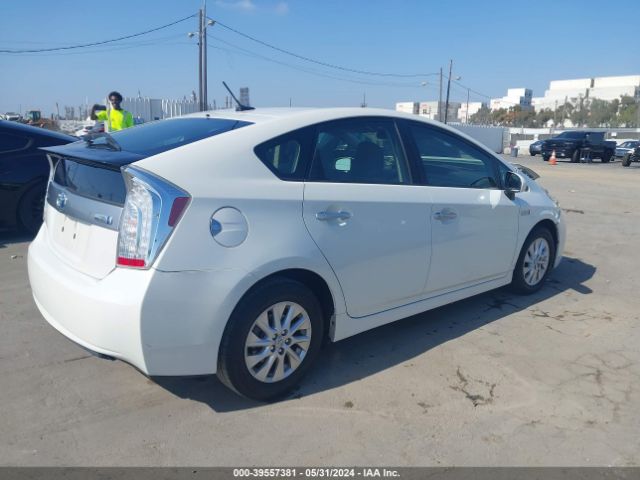 Photo 3 VIN: JTDKN3DP4F3071535 - TOYOTA PRIUS PLUG-IN 