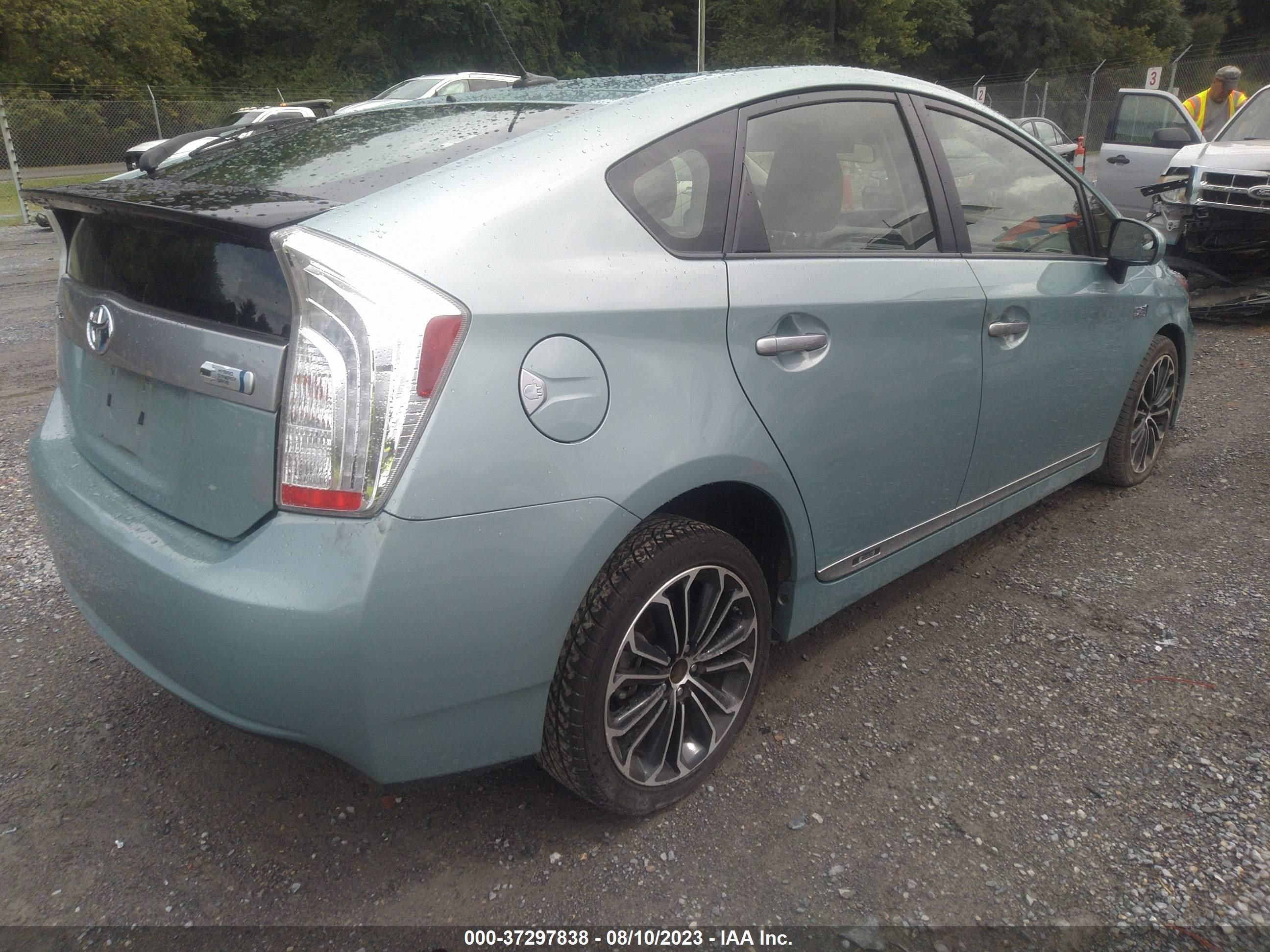 Photo 3 VIN: JTDKN3DP5D3047726 - TOYOTA PRIUS 