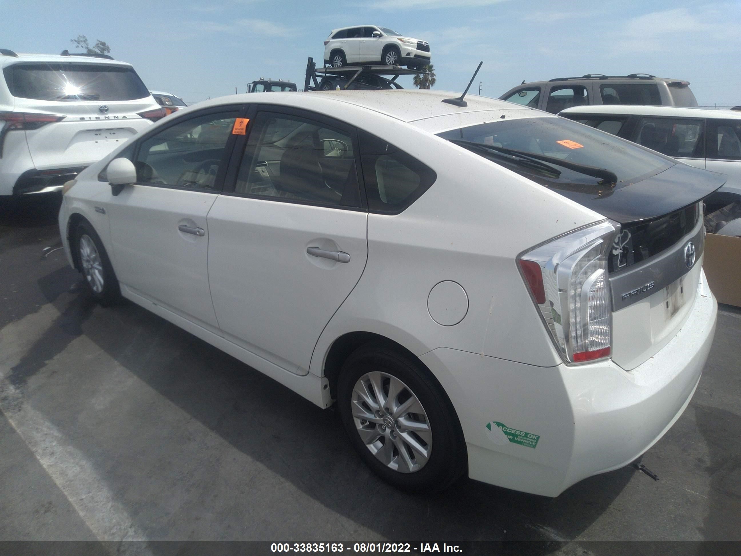 Photo 2 VIN: JTDKN3DP5F3071673 - TOYOTA PRIUS 