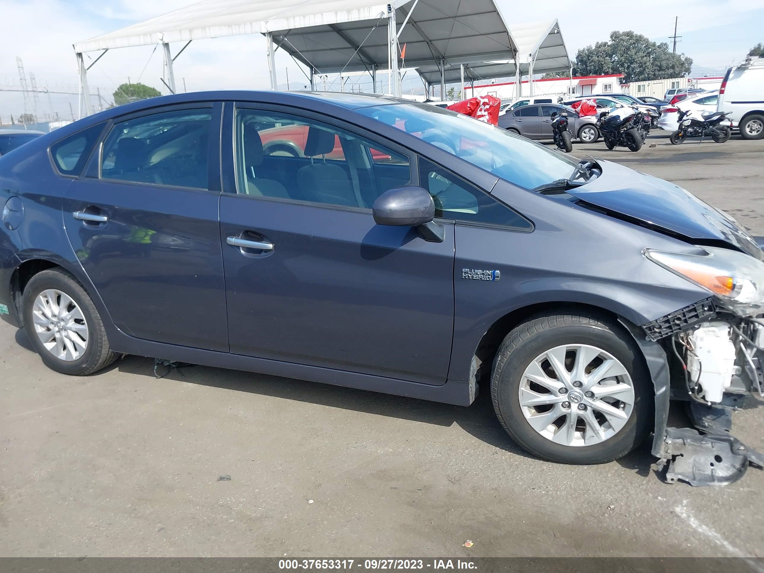 Photo 12 VIN: JTDKN3DP9D3045364 - TOYOTA PRIUS 