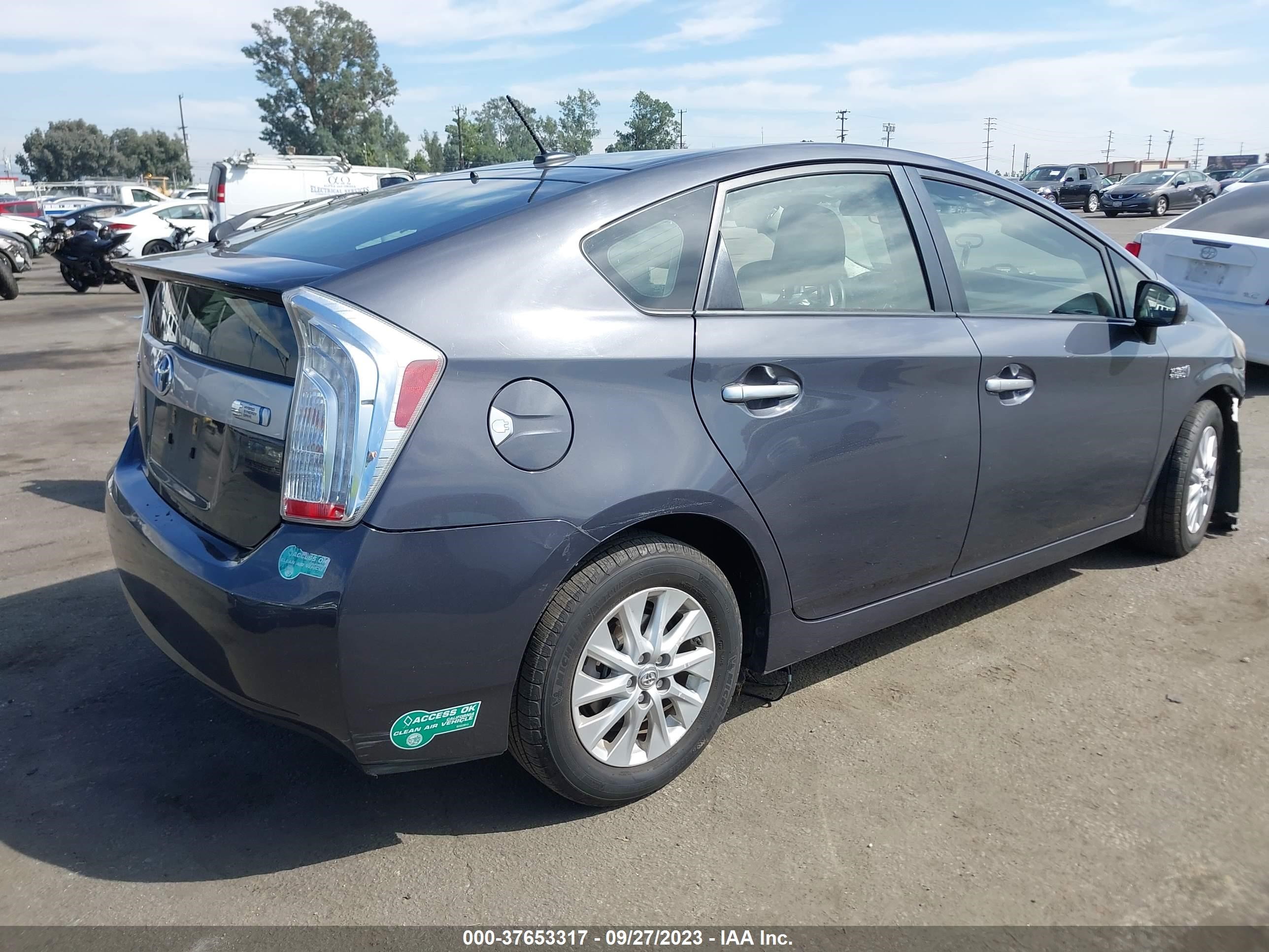 Photo 3 VIN: JTDKN3DP9D3045364 - TOYOTA PRIUS 