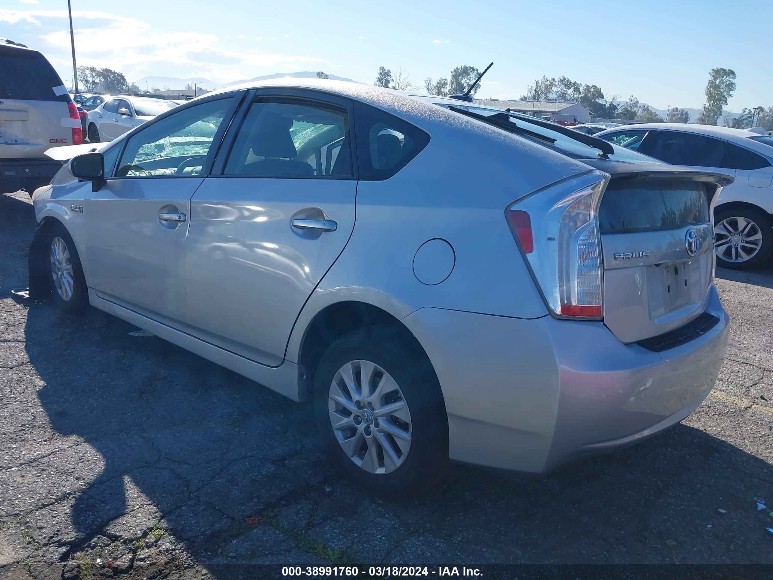 Photo 2 VIN: JTDKN3DPXC3016762 - TOYOTA PRIUS 