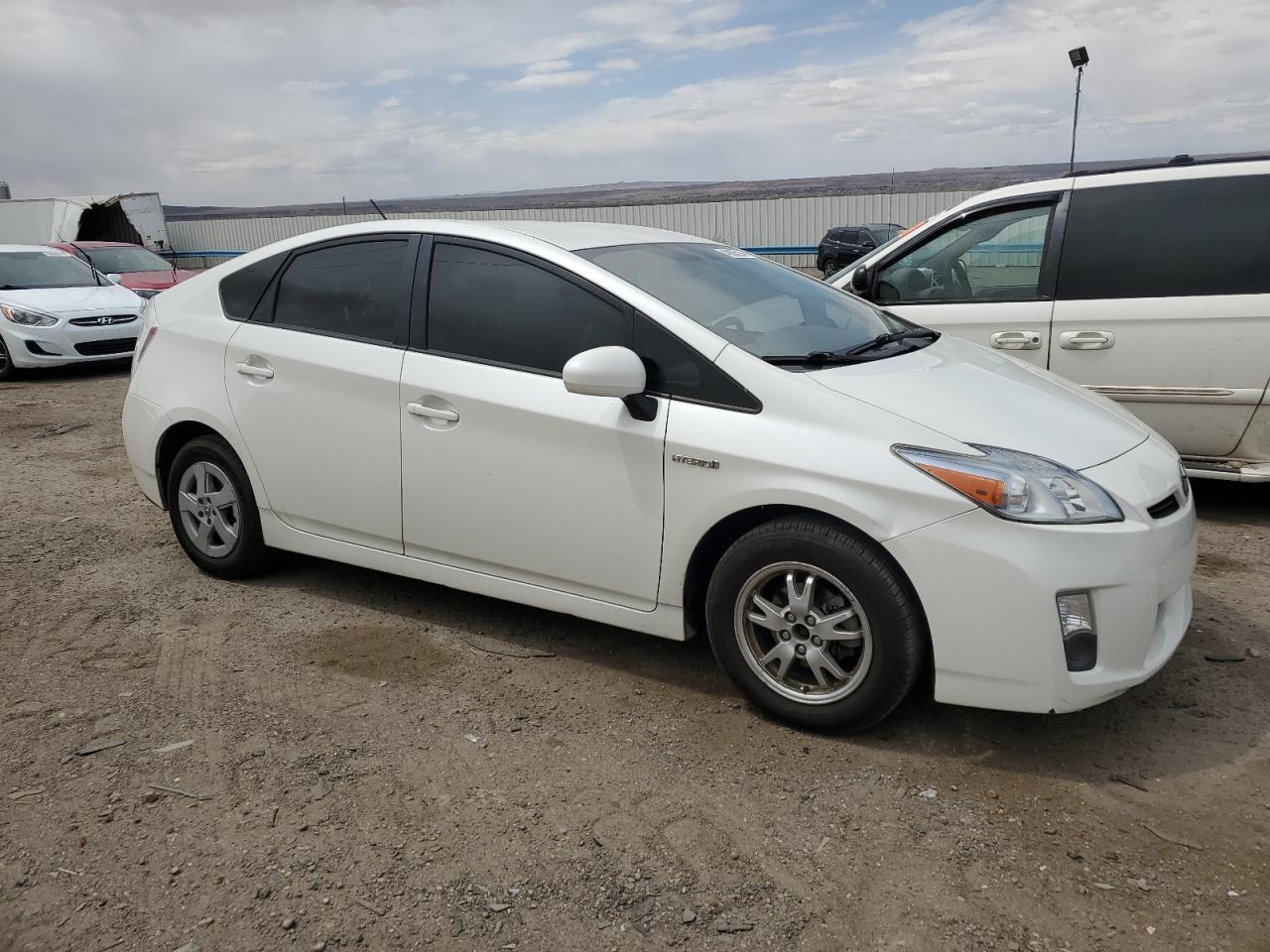 Photo 3 VIN: JTDKN3DU0B1415826 - TOYOTA PRIUS 