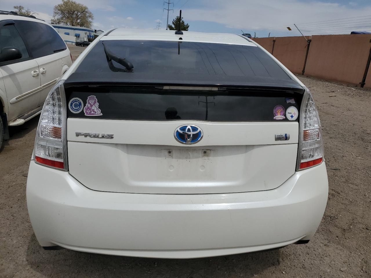 Photo 5 VIN: JTDKN3DU0B1415826 - TOYOTA PRIUS 