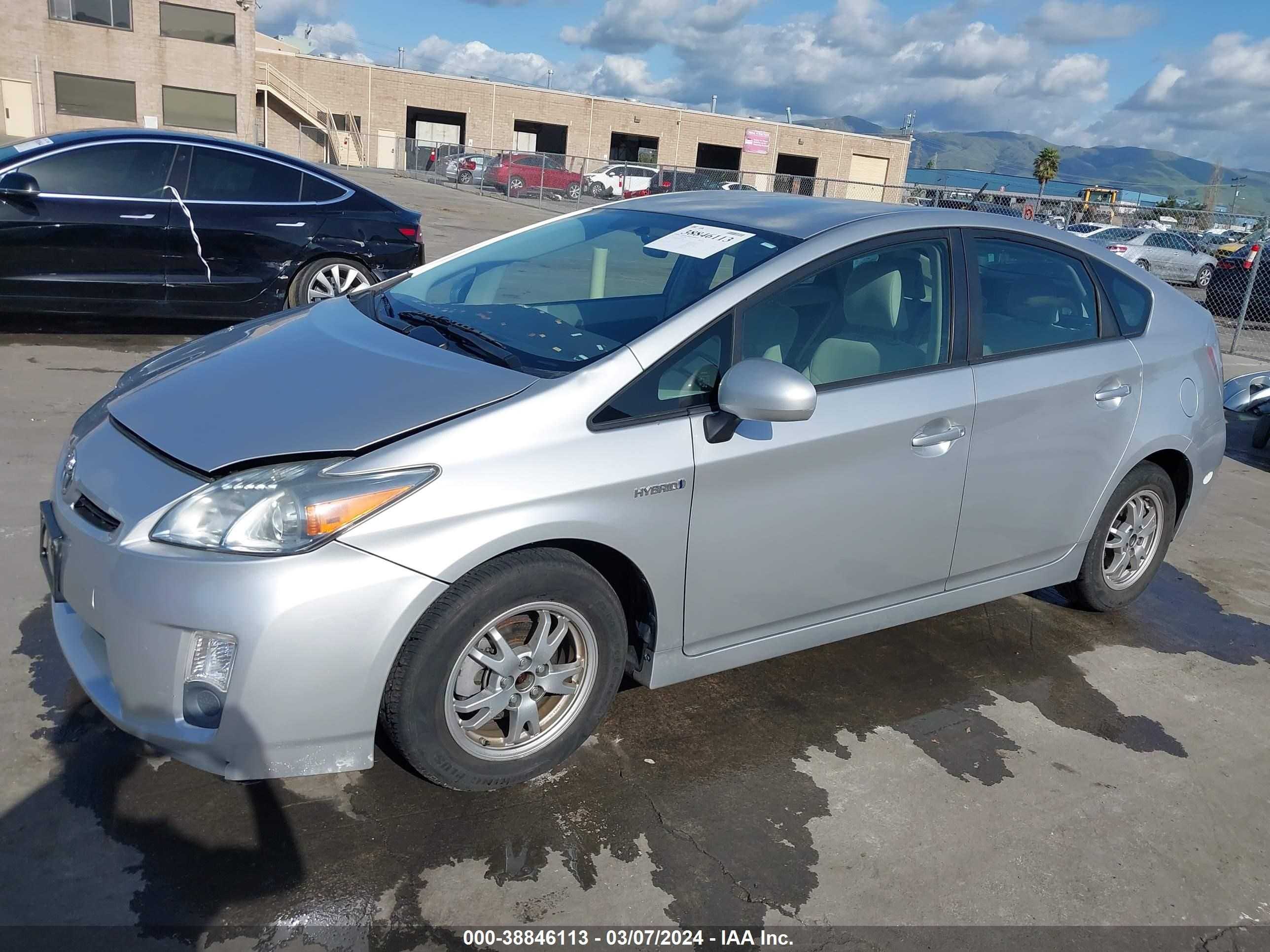 Photo 1 VIN: JTDKN3DU0B1421982 - TOYOTA PRIUS 