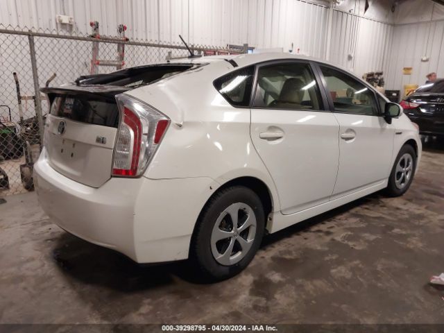 Photo 3 VIN: JTDKN3DU0C1553657 - TOYOTA PRIUS 