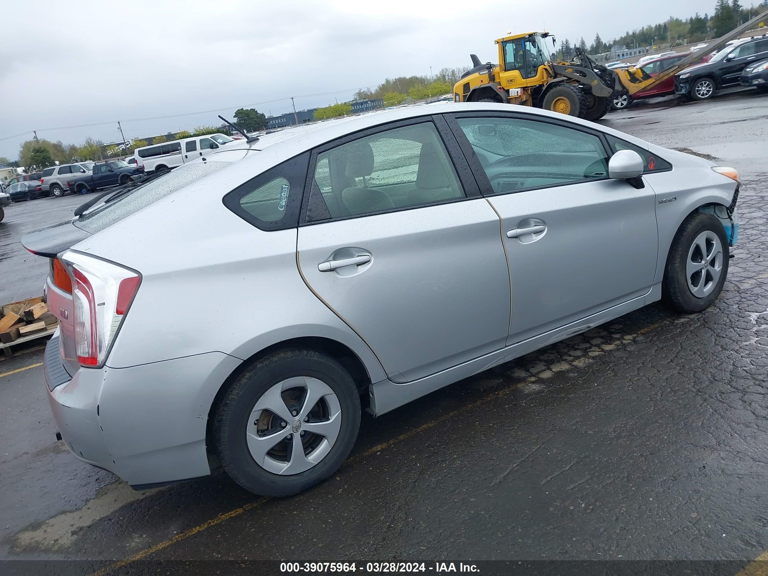 Photo 3 VIN: JTDKN3DU0C5422415 - TOYOTA PRIUS 