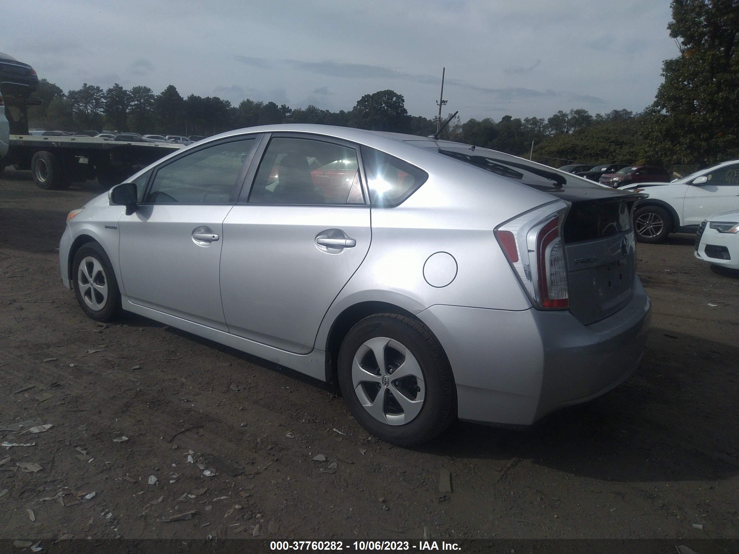 Photo 2 VIN: JTDKN3DU0C5469590 - TOYOTA PRIUS 