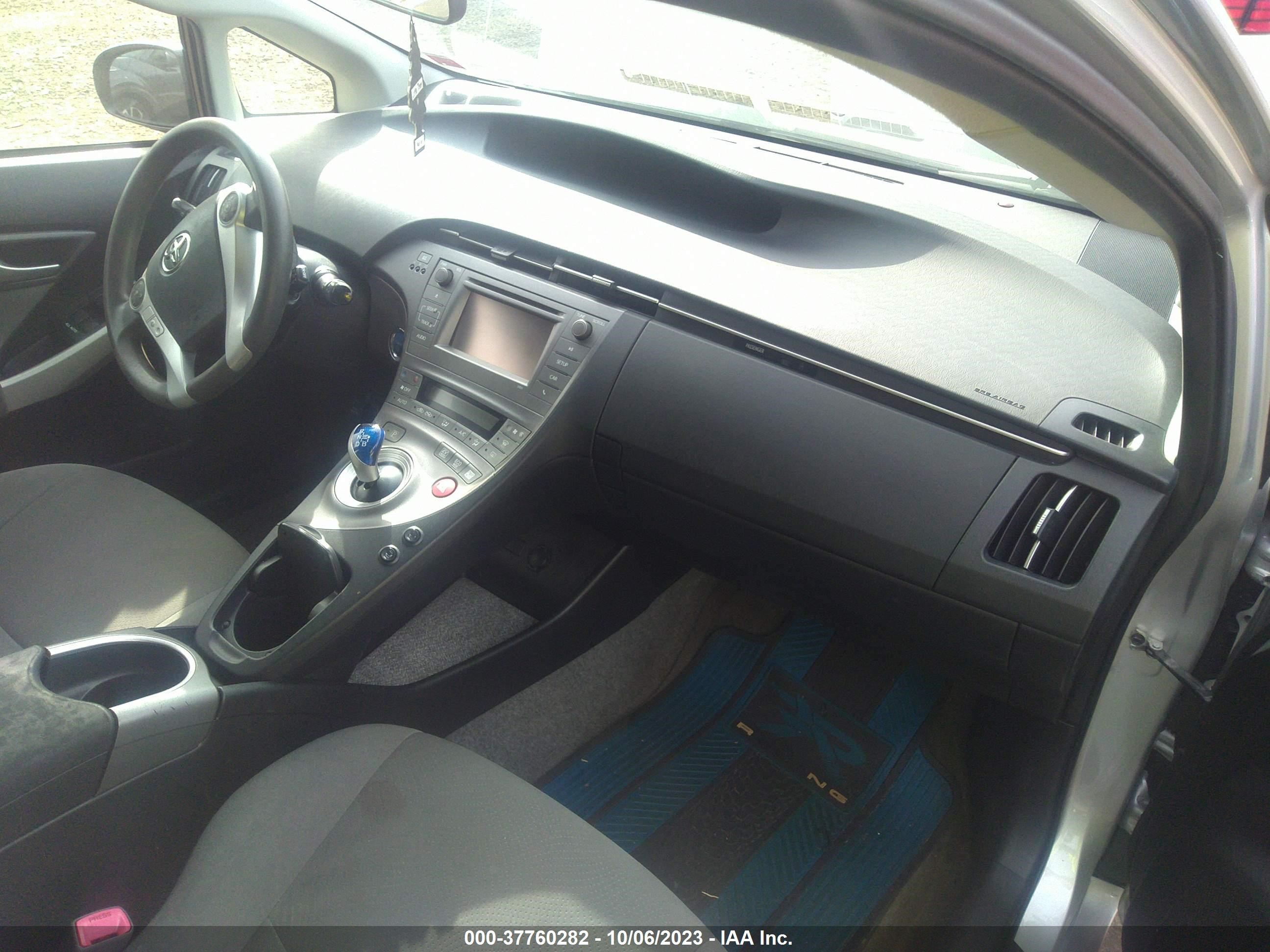 Photo 4 VIN: JTDKN3DU0C5469590 - TOYOTA PRIUS 