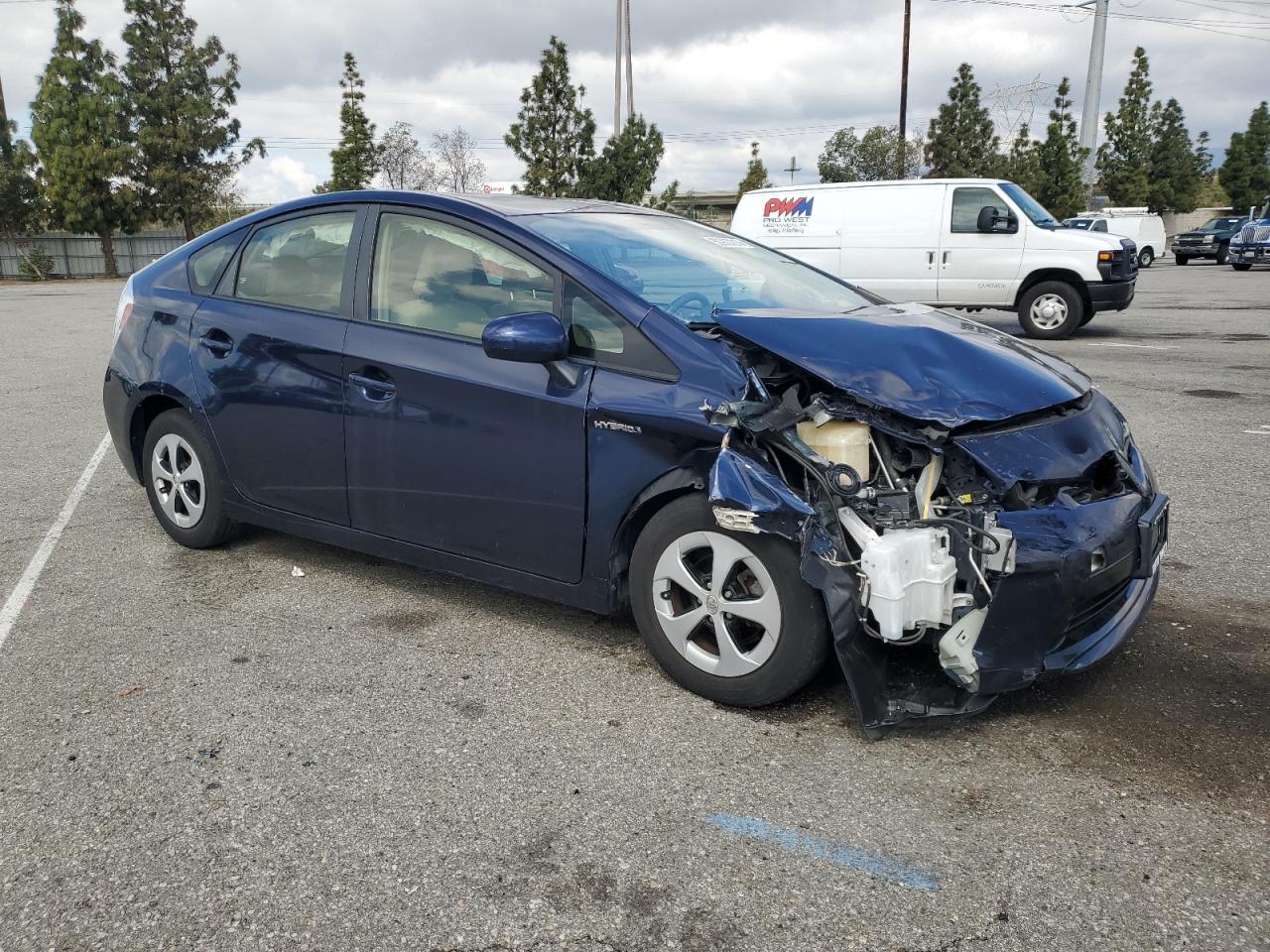 Photo 3 VIN: JTDKN3DU0F0412338 - TOYOTA PRIUS 