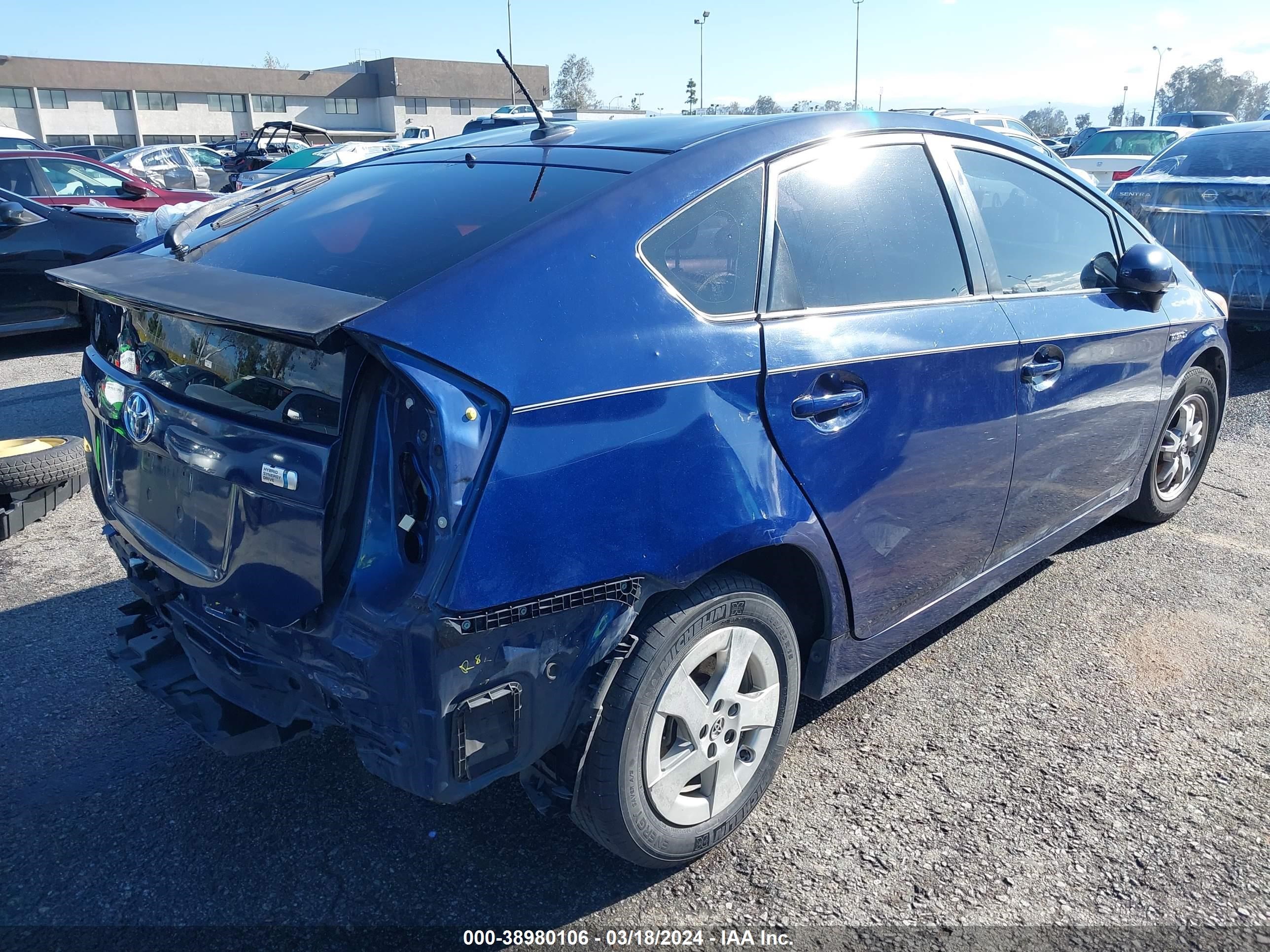 Photo 3 VIN: JTDKN3DU1A0124823 - TOYOTA PRIUS 