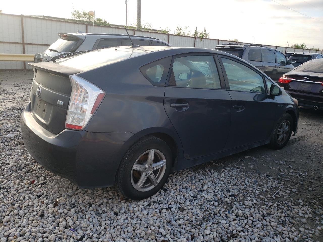 Photo 2 VIN: JTDKN3DU1A0201867 - TOYOTA PRIUS 