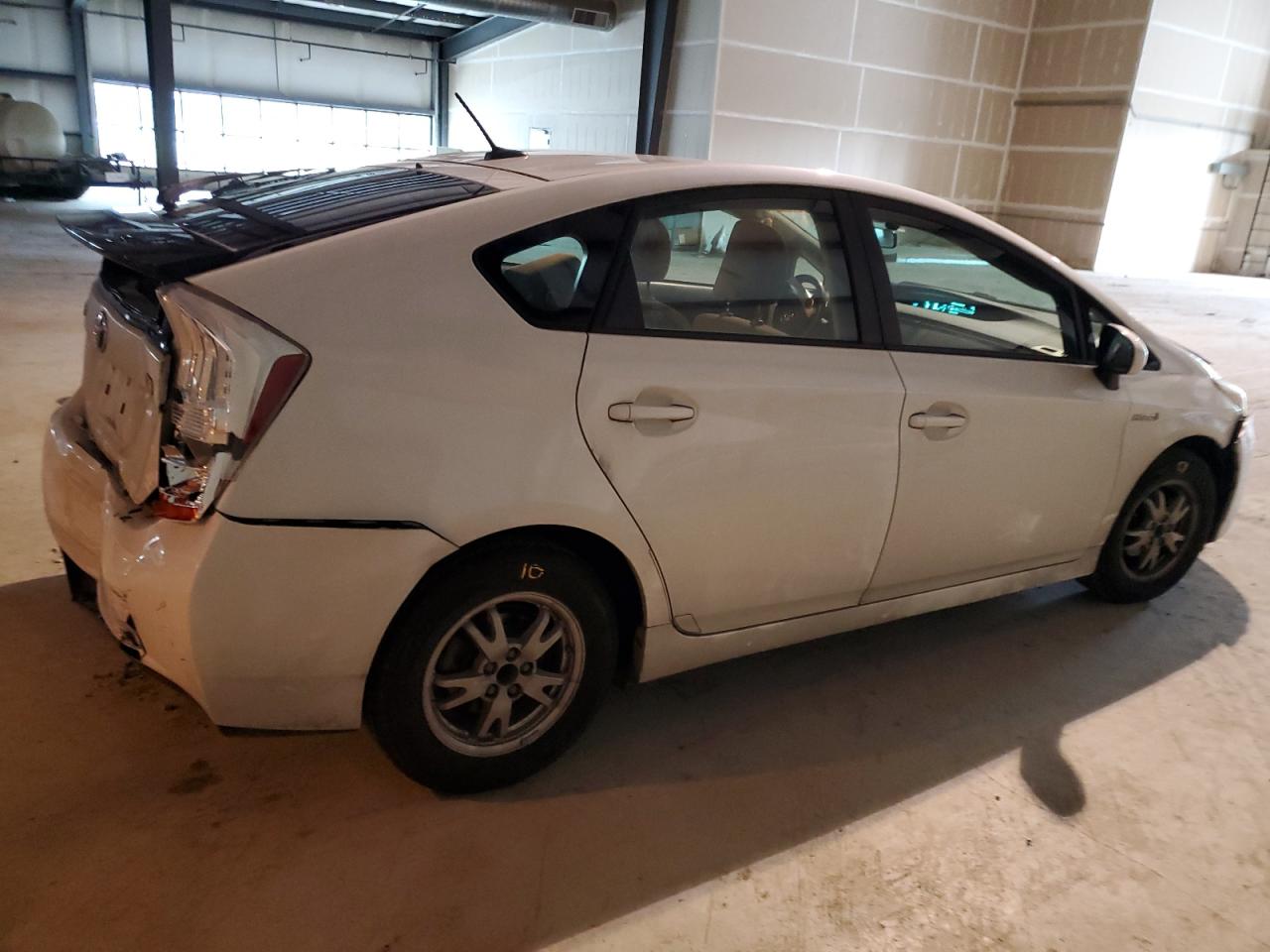 Photo 2 VIN: JTDKN3DU1B0254473 - TOYOTA PRIUS 