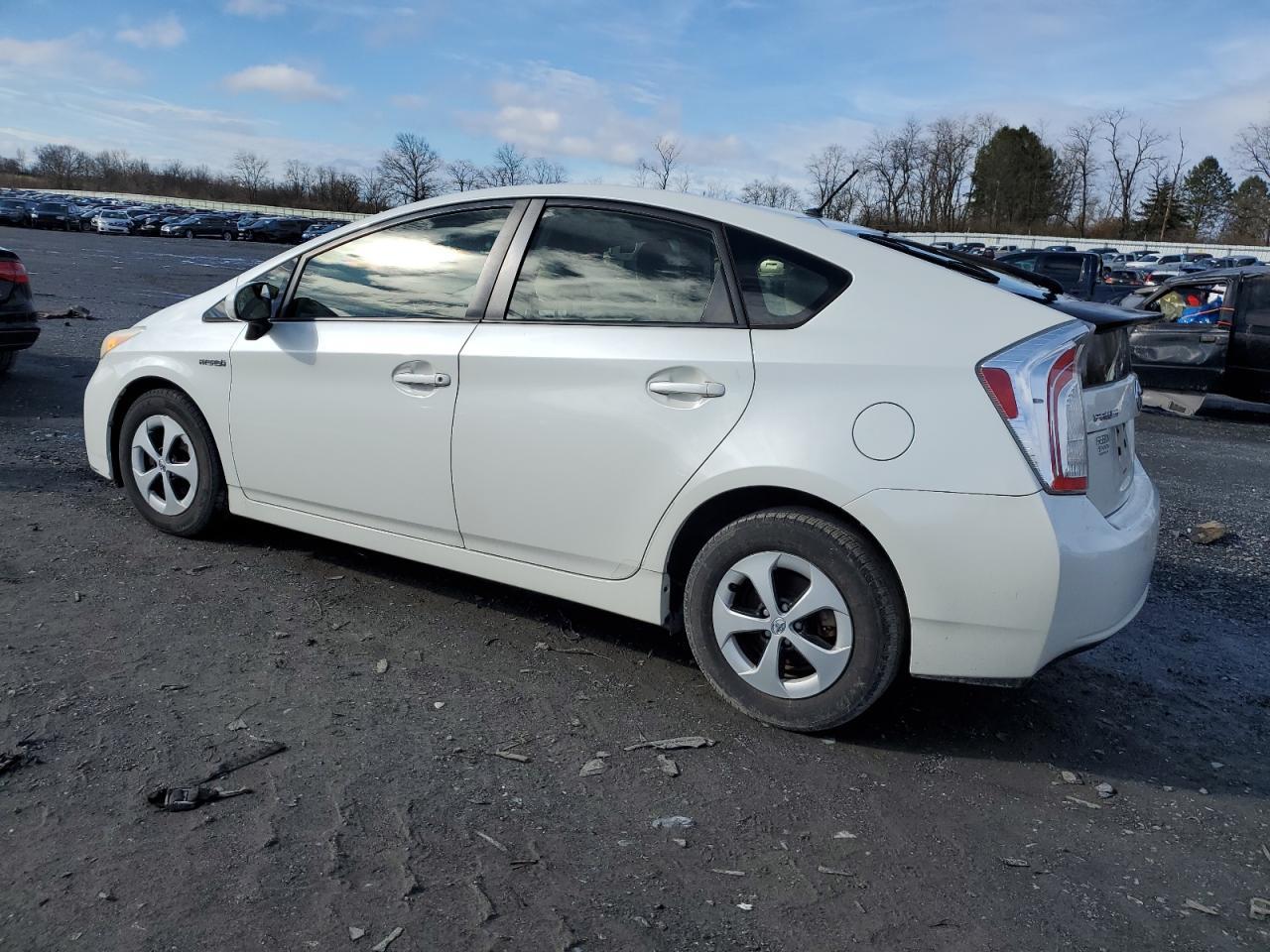 Photo 2 VIN: JTDKN3DU1C1608701 - TOYOTA PRIUS 