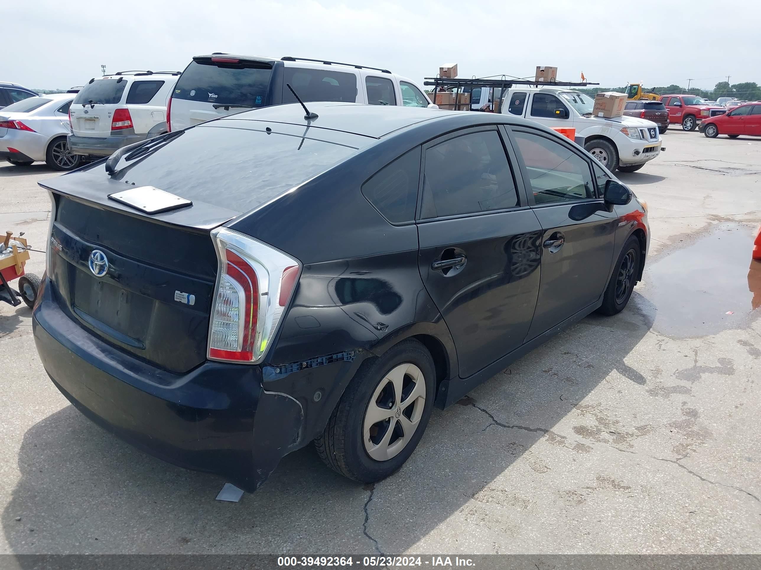 Photo 3 VIN: JTDKN3DU1D1727057 - TOYOTA PRIUS 