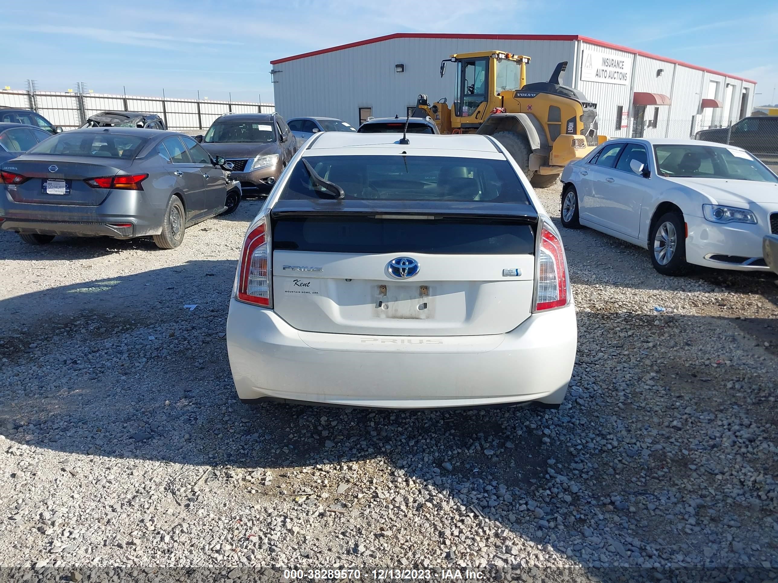 Photo 15 VIN: JTDKN3DU1D5575922 - TOYOTA PRIUS 