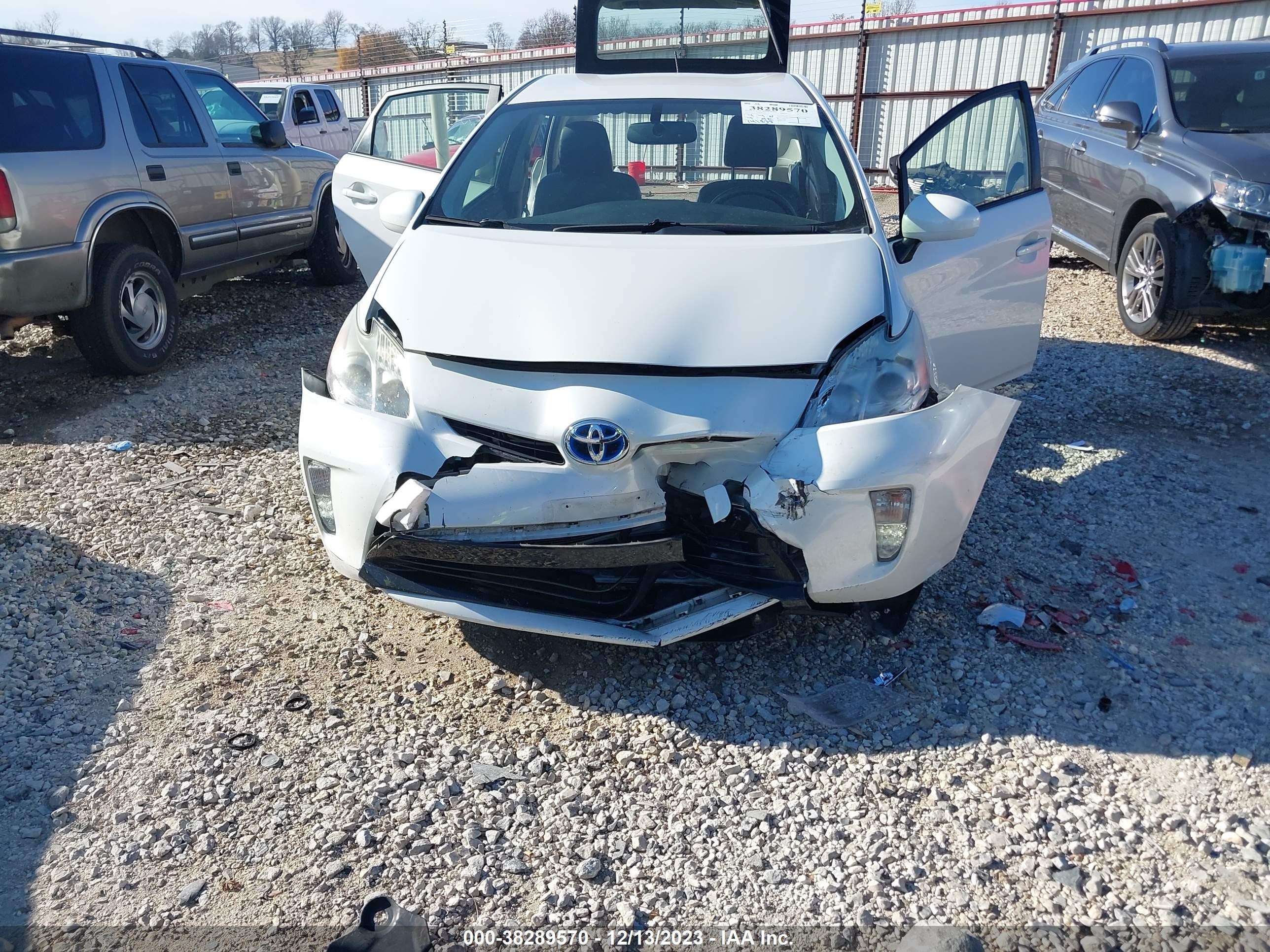 Photo 5 VIN: JTDKN3DU1D5575922 - TOYOTA PRIUS 