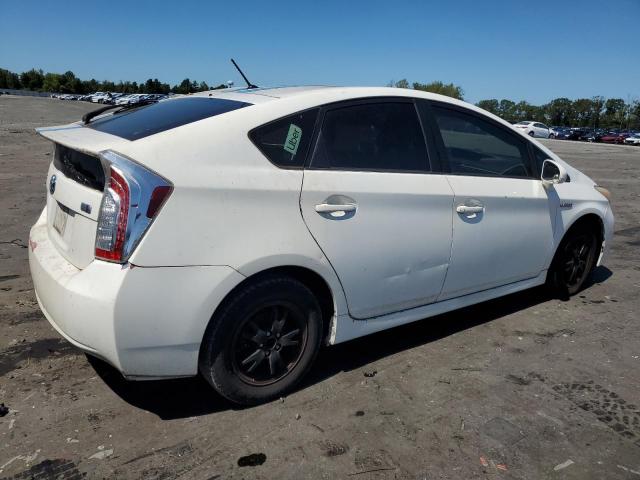 Photo 2 VIN: JTDKN3DU1D5591621 - TOYOTA PRIUS 