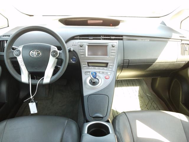 Photo 8 VIN: JTDKN3DU1D5606005 - TOYOTA PRIUS 