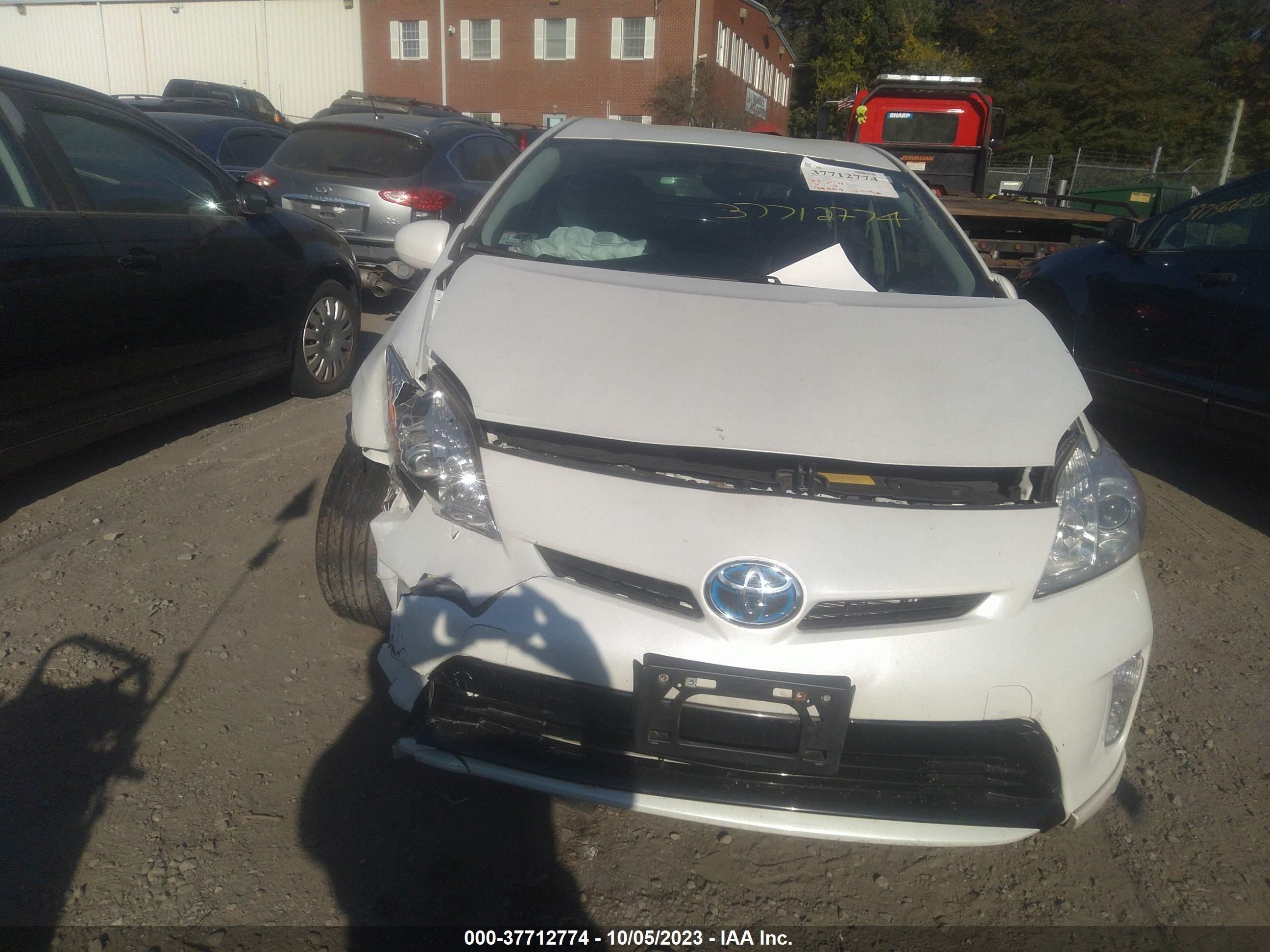 Photo 11 VIN: JTDKN3DU1E1779905 - TOYOTA PRIUS 