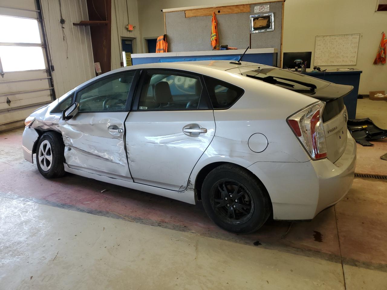 Photo 1 VIN: JTDKN3DU1F0411781 - TOYOTA PRIUS 