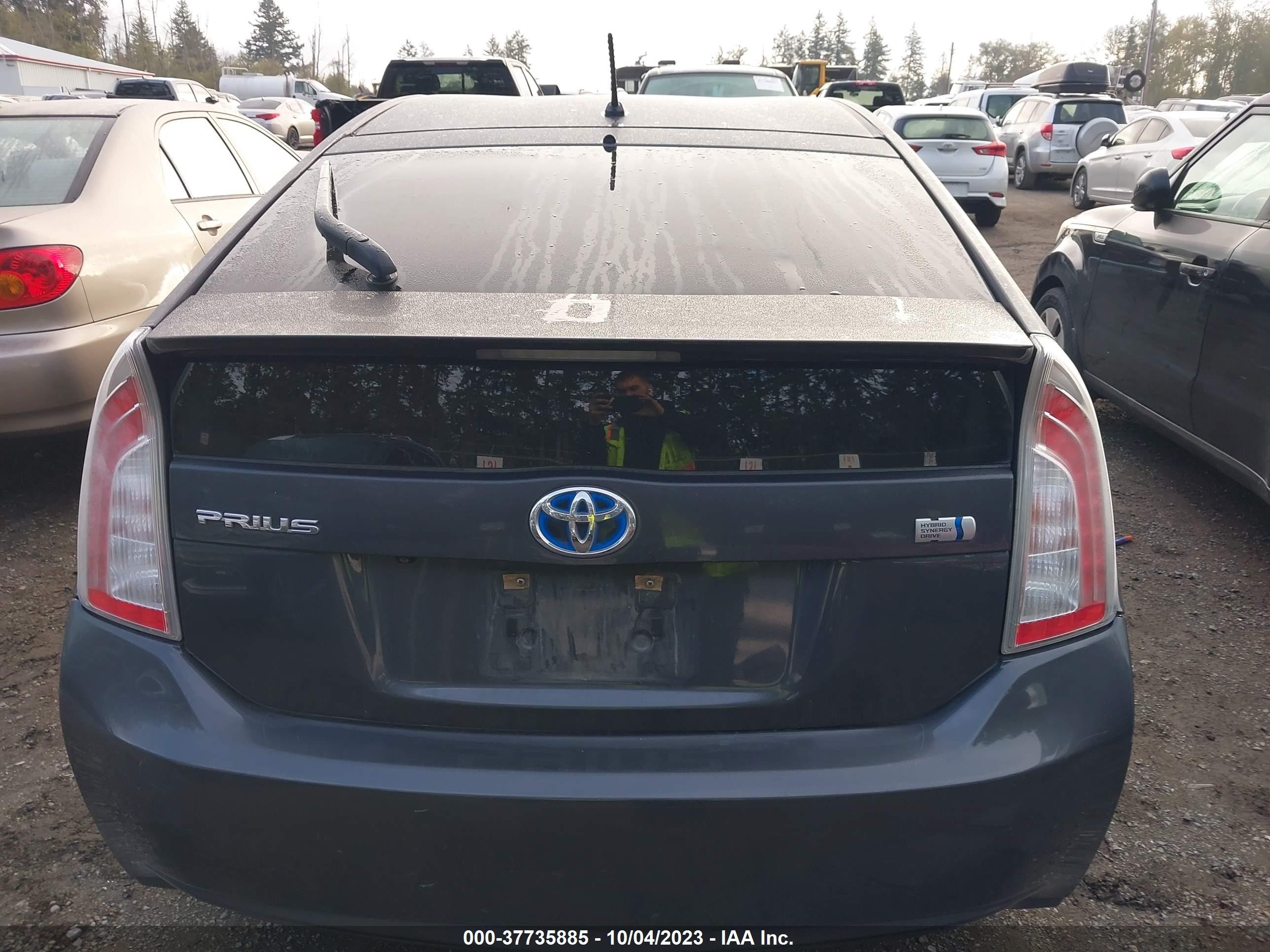 Photo 15 VIN: JTDKN3DU1F1888379 - TOYOTA PRIUS 