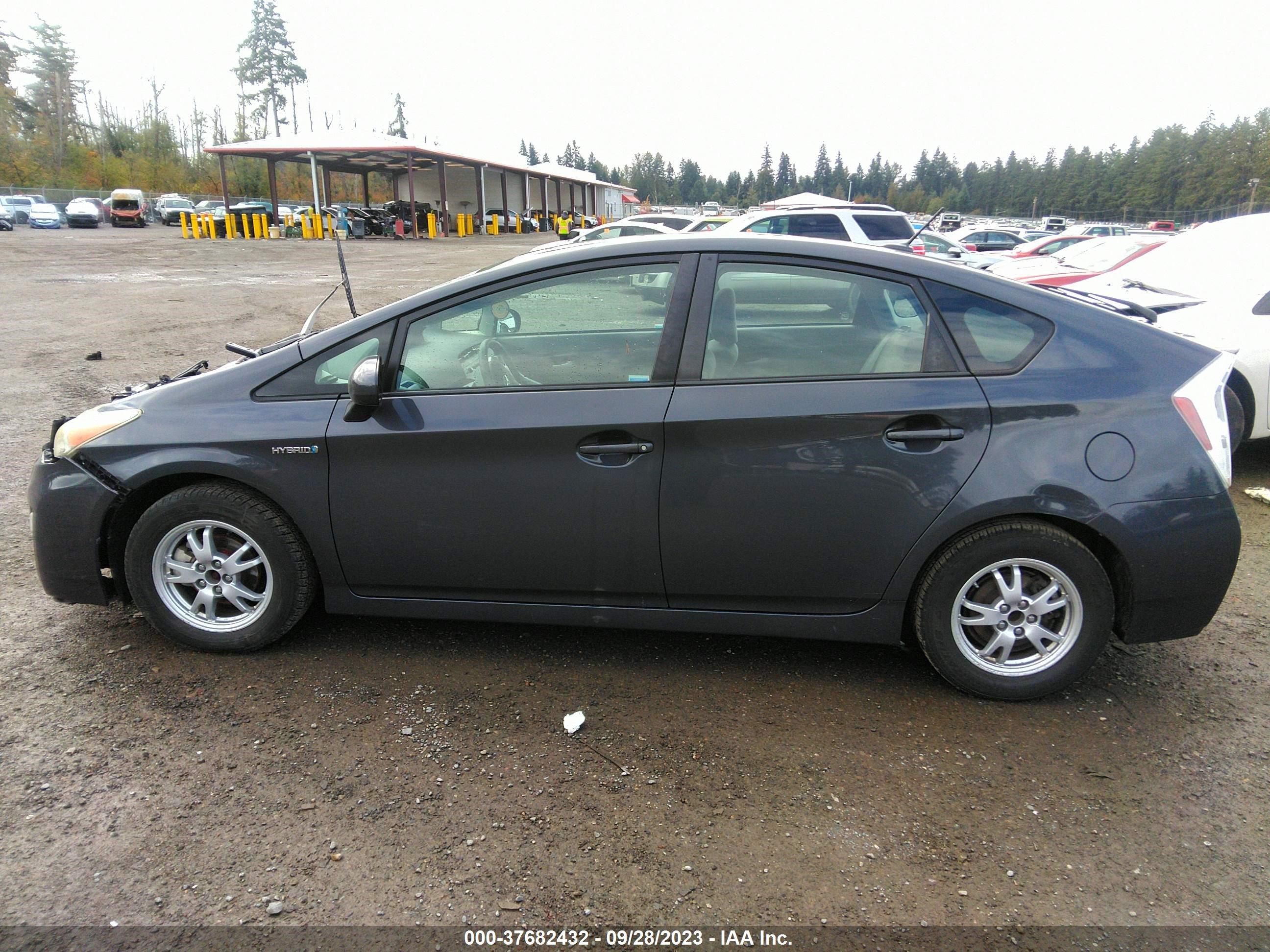 Photo 13 VIN: JTDKN3DU2A0108923 - TOYOTA PRIUS 