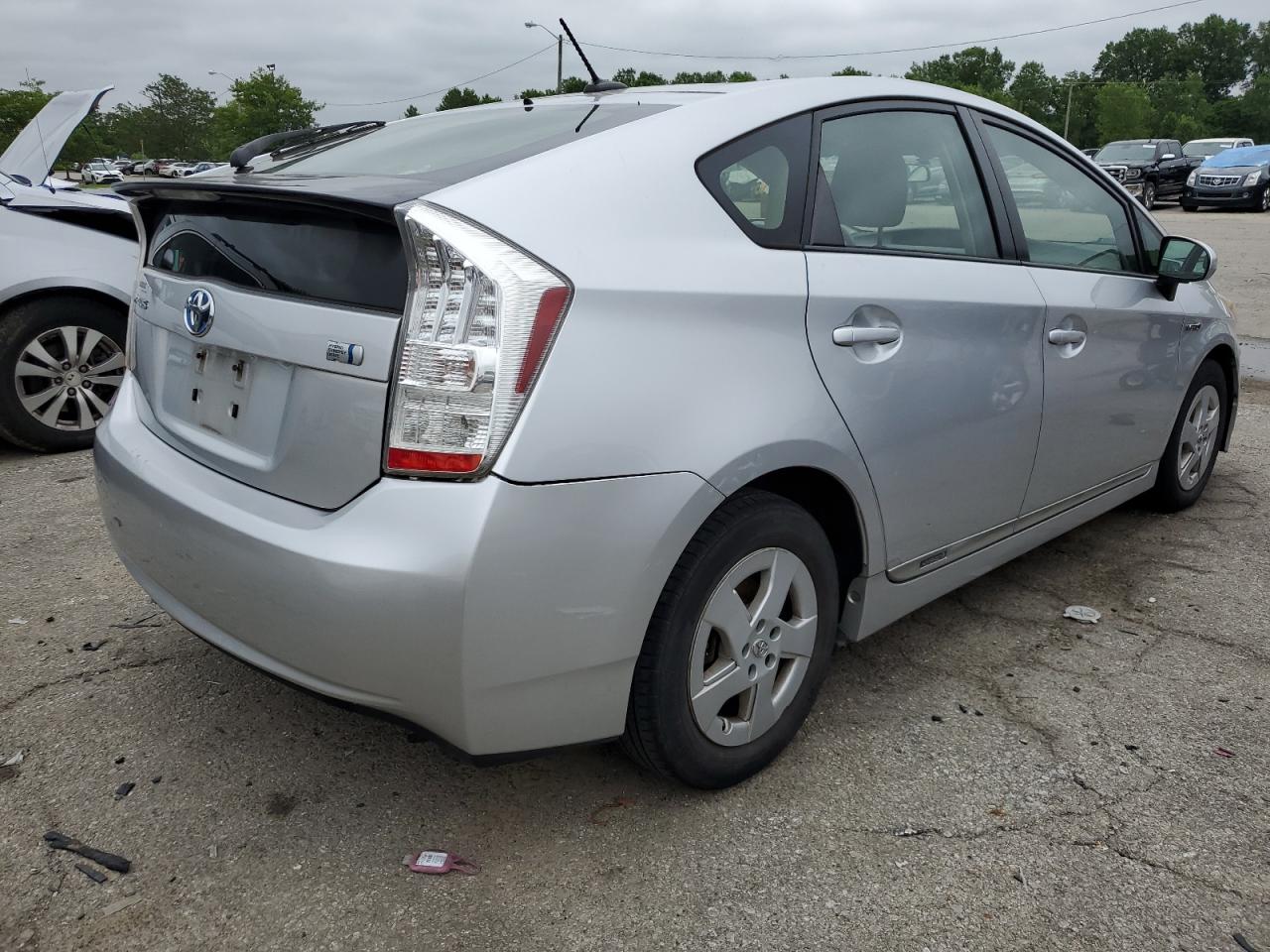 Photo 2 VIN: JTDKN3DU2B5373393 - TOYOTA PRIUS 