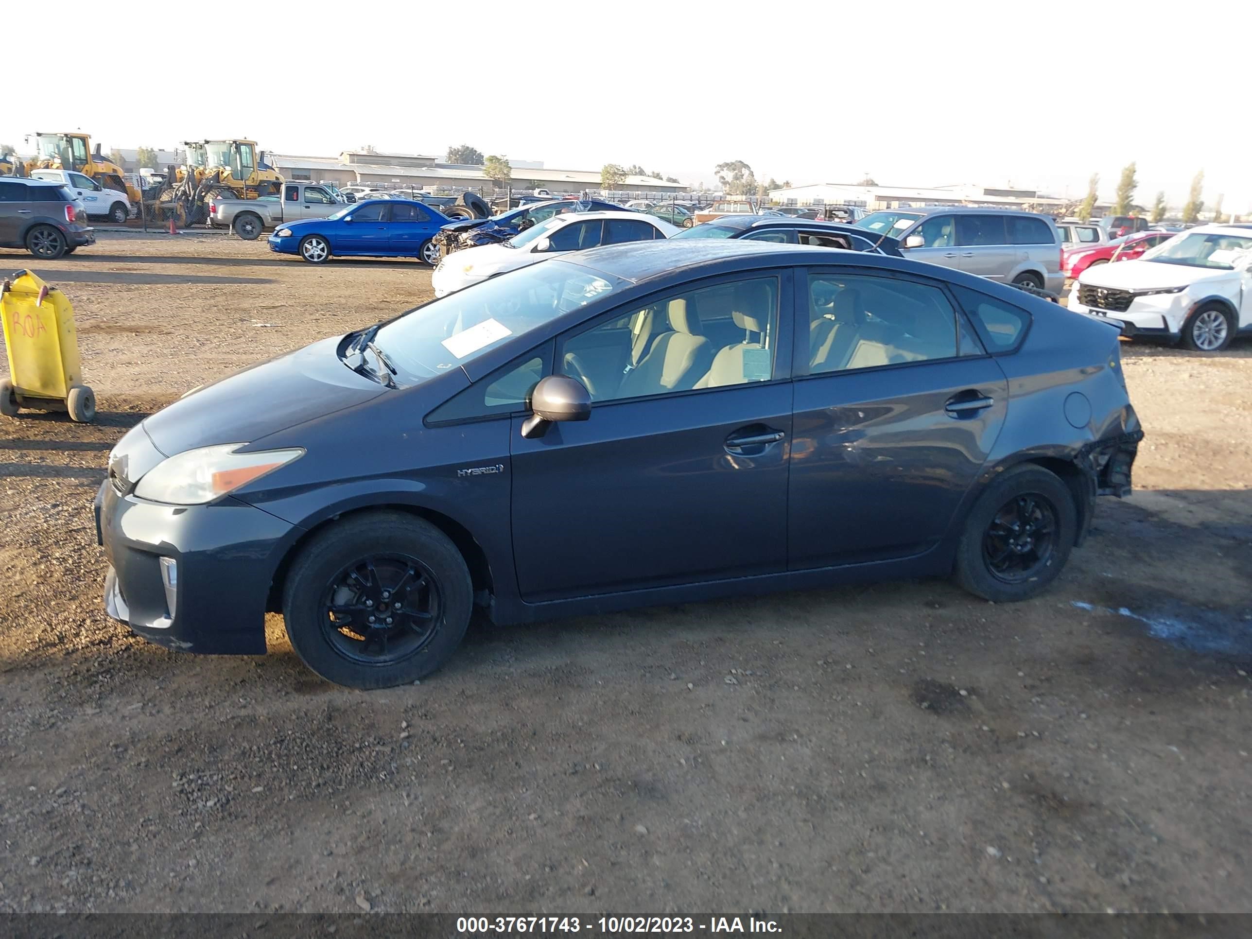 Photo 14 VIN: JTDKN3DU2C5505375 - TOYOTA PRIUS 