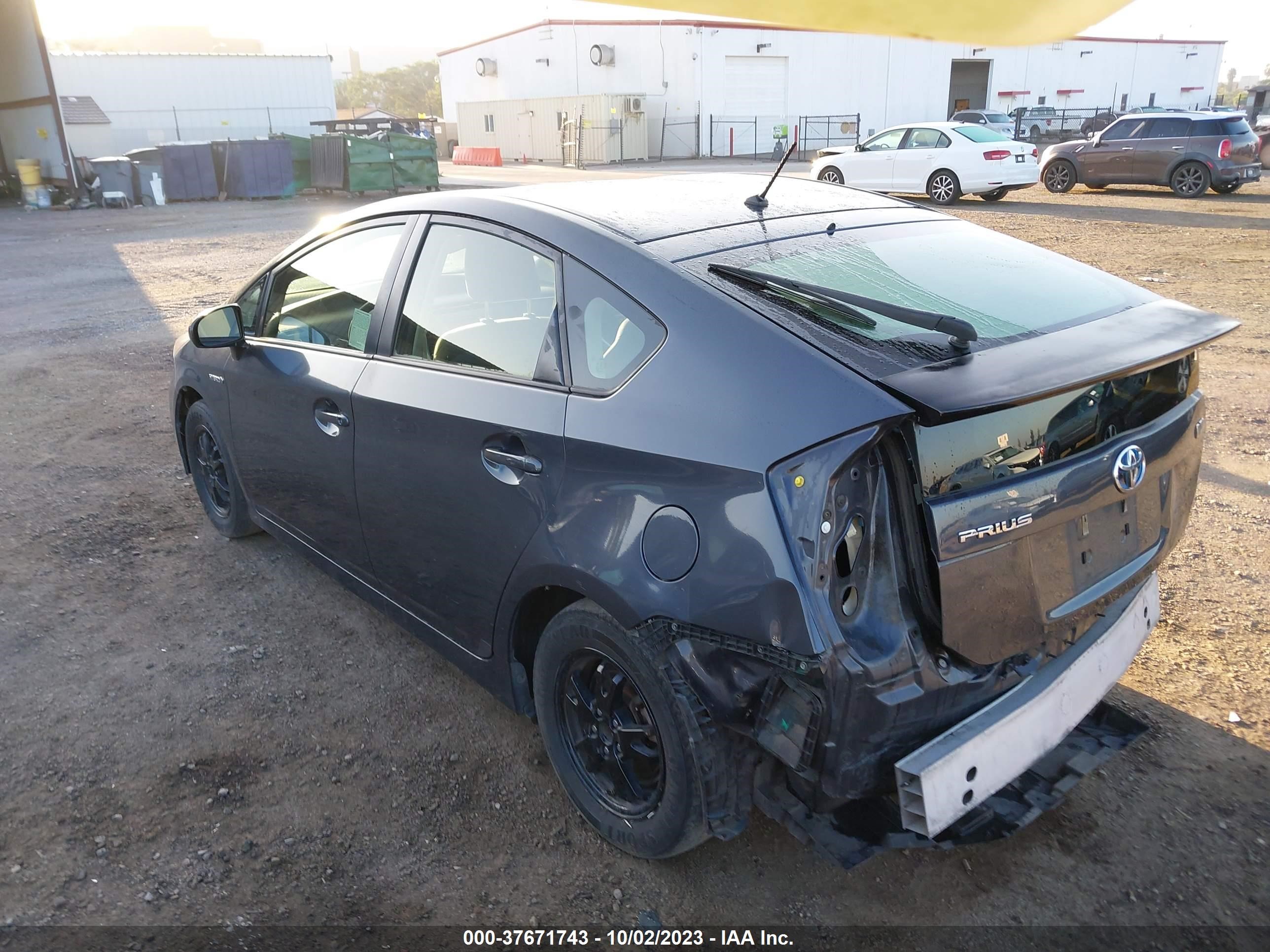 Photo 2 VIN: JTDKN3DU2C5505375 - TOYOTA PRIUS 