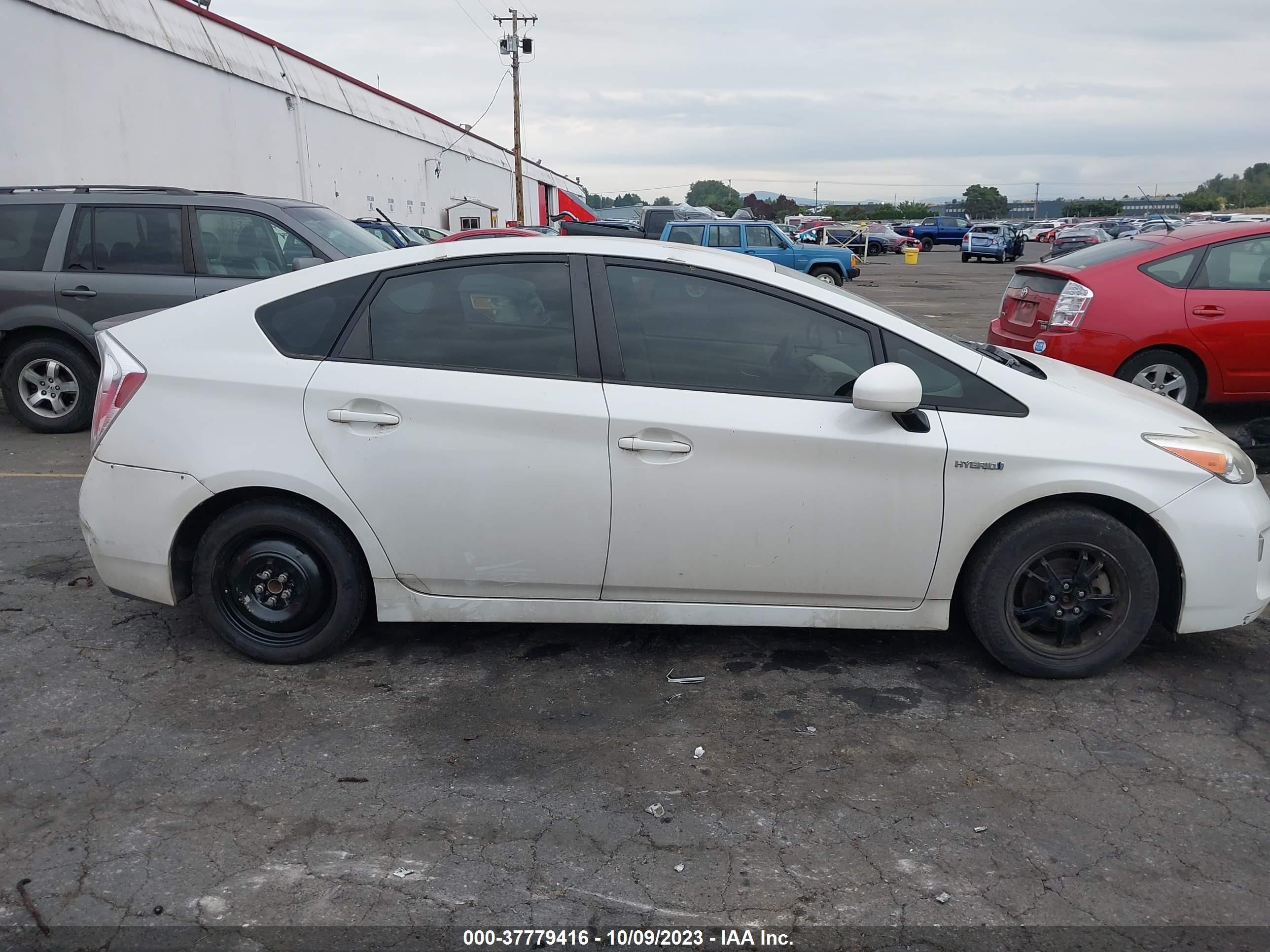 Photo 12 VIN: JTDKN3DU2E0367823 - TOYOTA PRIUS 