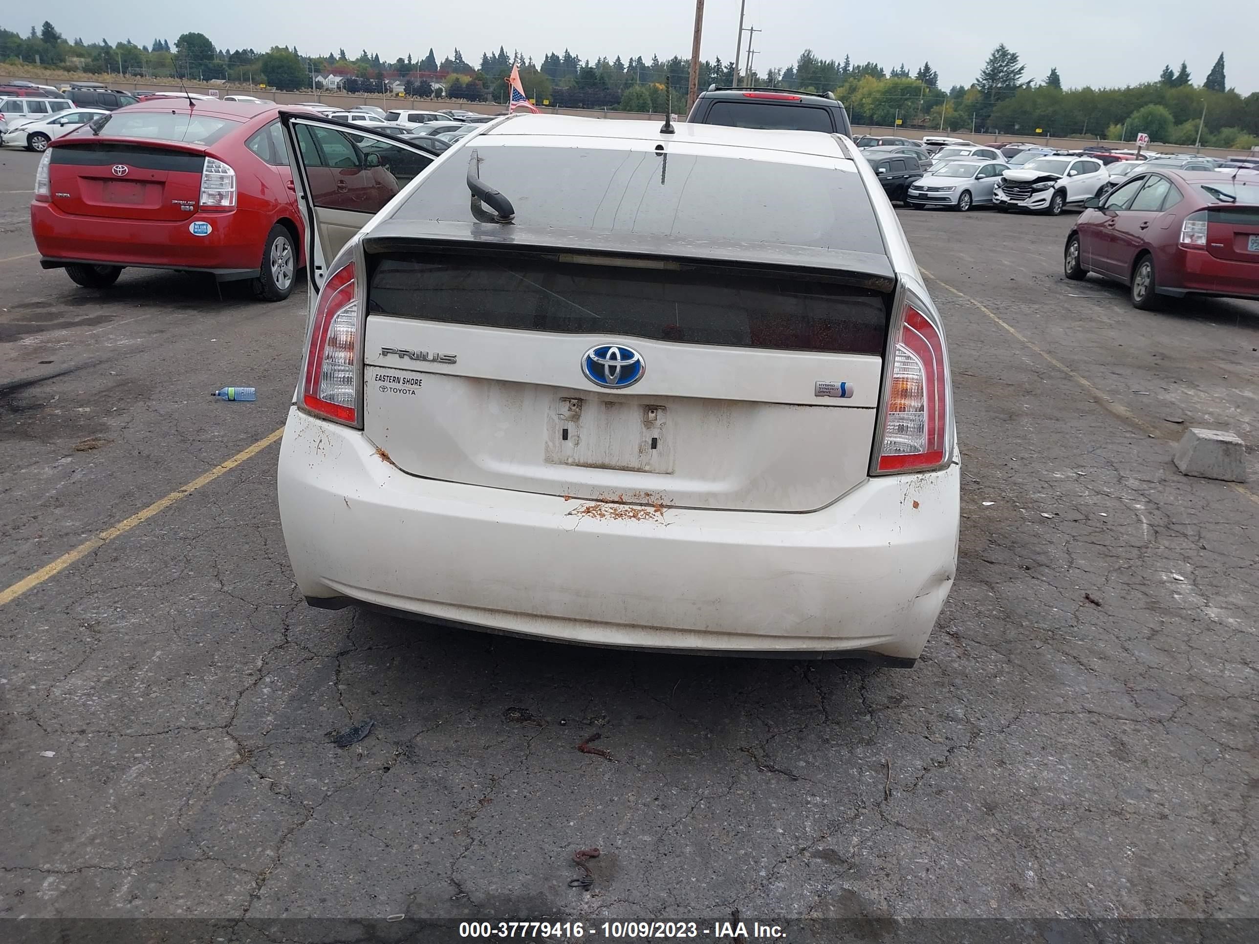 Photo 15 VIN: JTDKN3DU2E0367823 - TOYOTA PRIUS 