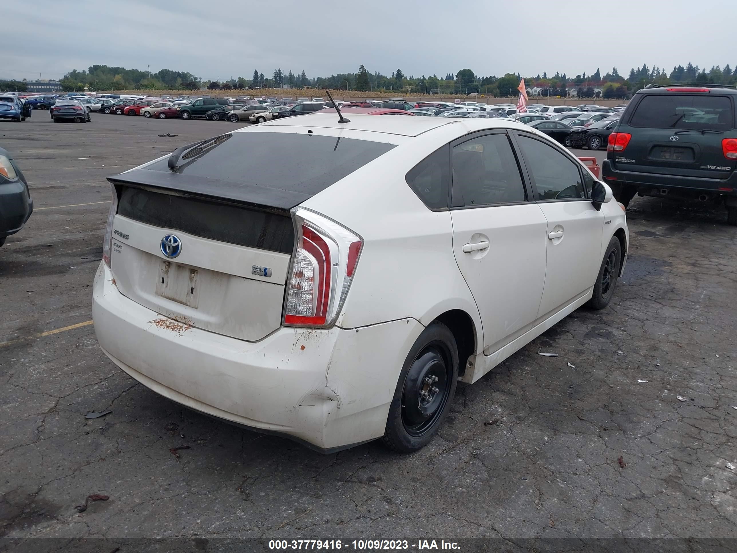 Photo 3 VIN: JTDKN3DU2E0367823 - TOYOTA PRIUS 