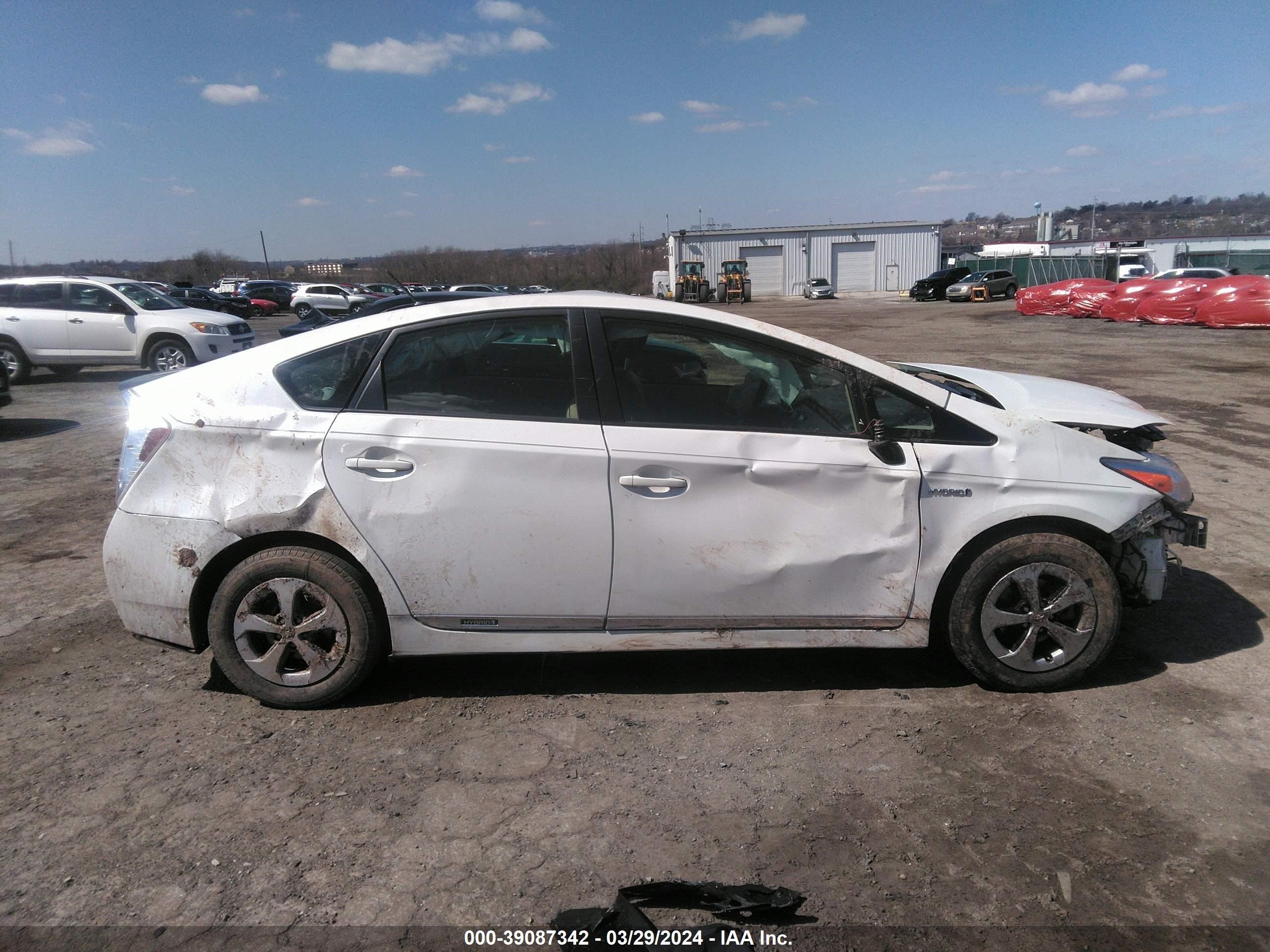 Photo 13 VIN: JTDKN3DU2E0367966 - TOYOTA PRIUS 