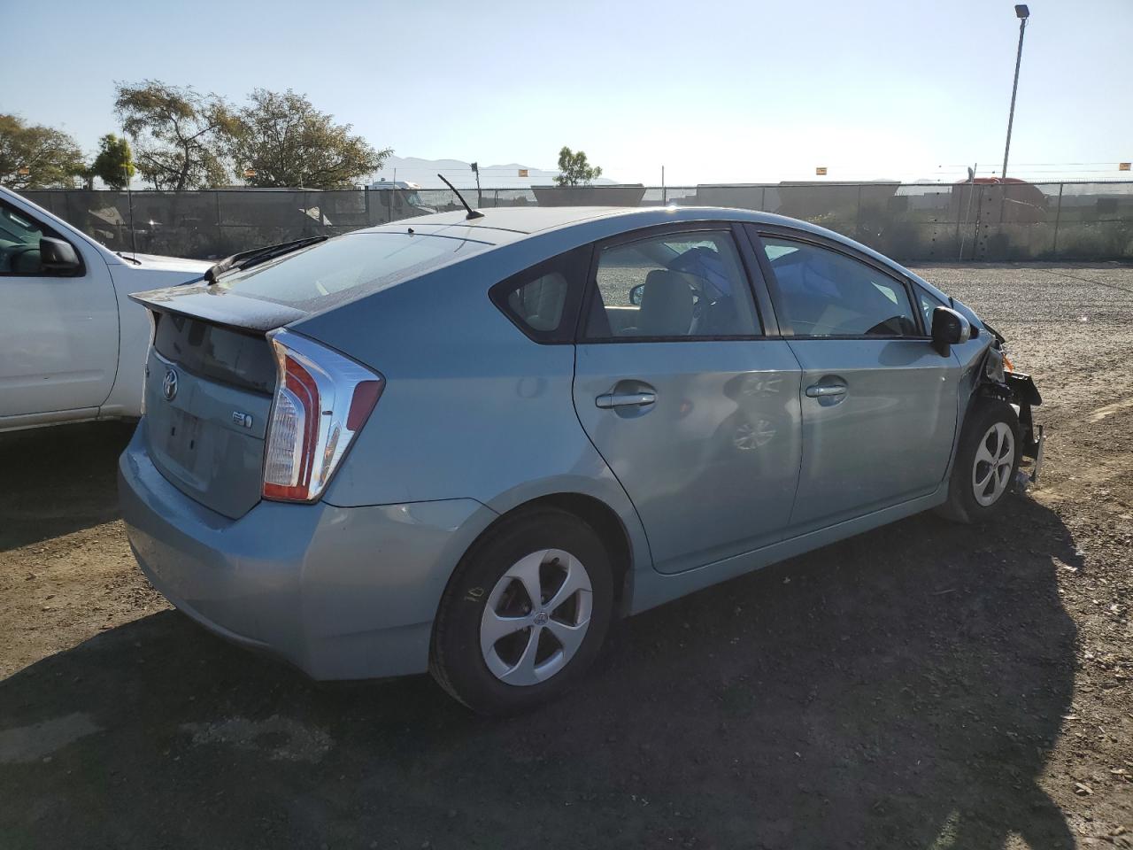 Photo 2 VIN: JTDKN3DU2F1915413 - TOYOTA PRIUS 